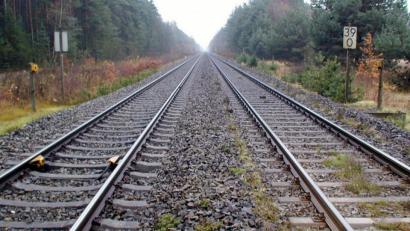 Symbolbild: Götz
Arbeiten an der Strecke zwischen Neukirchen (b Sulzb) und Schwandorf führen im Juni zu Beeinträchtigungen im Regionalverkehr.