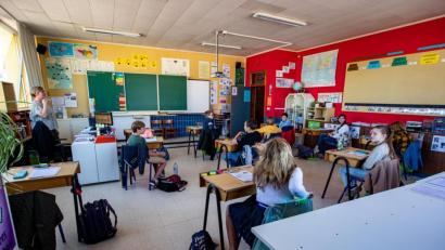 Bild: Kurt Desplenter/dpa
Noch sind nicht alle bayerischen Schüler wieder zurück in ihren Klassenzimmern.