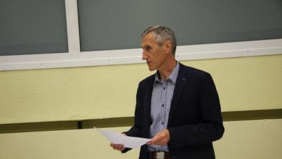 Bild: wro
Am Ende der konstituierenden Marktratssitzung trug FW-Gemeinderat Markus Schäffler eine Erklärung vor.