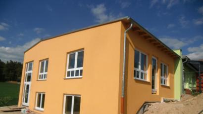 Archivbild: Houschka
2016 war mit der Erweiterung des Kindergartens in Högling begonnen worden. Doch damals ließ sich nicht absehen, dass es schon nach wenigen Jahren Platzbedarf für eine zweite Krippengruppe geben würde. So steht die Gemeinde Fensterbach nun vor einer erneuten Herausforderung mit Blick auf den Raumbedarf.