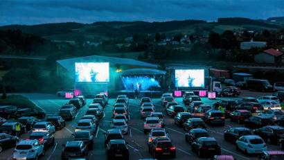 Bild: Reinhold Buchner
Autokonzert mit Django3000