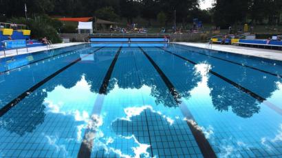 Bild: Petra Hartl
Das Waldbad Sulzbach-Rosenberg. Freibäder in Bayern sollen frühestens im Juni öffnen.