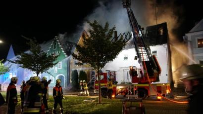 Bild: Christopher Dotzler
Feuer im historischen Ortskern von Hohenburg: Dieses Szenario bedeutet bei der Feuerwehr höchste Alarmstufe.