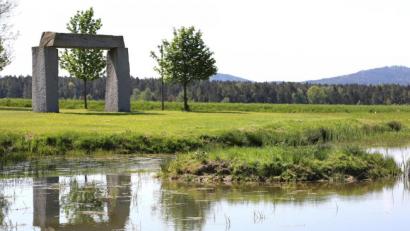 Bild: akp
"Stonehenge in Kulz" wurde von über 200 Leuten ohne Maschinenhilfe nur mit Muskelkraft errichtet.