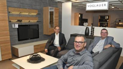 Bild: Petra Hartl
Bei der Verabschiedung (von rechts): Technischer Leiter Gerhard Jobst, Nachfolger Martin Uebler und Markus Frauendorfer.