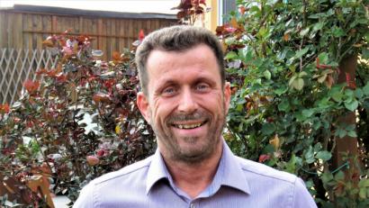 Bild: ubb
Jürgen Blumberg hat als Versicherungskaufmann seine Kollegen im Gedächtnistraining geschult. Seither bietet der 47-jährige Mitterteicher seine Tricks gegen die grauen Zellen auch Schülern und Erwachsenen an.