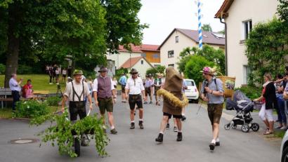 Bild: fvo
Die Pfingstschwanzfahrer 2019 bei ihrer Gauditour durch Lennesrieth.