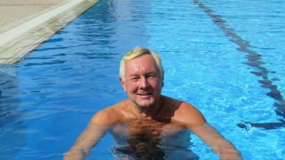 Bild: ubb
Tag für Tag schwimmt Franz Schmid seine 1000 Meter ab. Das tue ihm gut, sagt er. Und er steigere sich auch inzwischen.