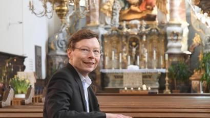 Bild: Gabi Schönberger
Dekan Wenrich Slenczka wird künftig nur noch als Besucher in den Bänken der Weidener St.-Michelskirche Platz nehmen. Am 1. Mai übernimmt er das Amt des Dekans in Würzburg.
