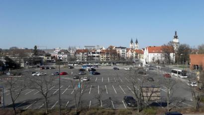 Archivbild: jbi
Der Naabwiesenparkplatz in Weiden ist am Pfingstsonntag gesperrt.