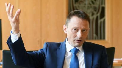 Bild: Gabi Schönberger
Seit vier Wochen ist Jens Meyer nun Oberbürgermeister. Und er sagt deutlich in Richtung Demonstranten gegen Anti-Coronaschutzmaßnahmen: "Das Recht auf Leben und körperliche Unversehrtheit steht für mich über allem."