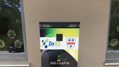 Bild: tra
Die wenig genutzte E-Ladesäule an der Kinderkrippe soll die Ladesäule beim Kloster ersetzen.