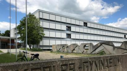 Bild: Gabi Schönberger
Das Kepler-Gymnasium in Weiden verzeichnete heuer den meisten Zuwachs bei den Neuanmeldungen: 97 neue Schüler wollen im Schuljahr 2020/21 dort zur Schule gehen. Das sind elf mehr als im Vorjahr.