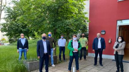 Bild: exb/CSU-Stadtratsfraktion Weiden
Drei neue Beiräte ernannte die CSU-Fraktion (von links): Fraktionsbeirat Jürgen Altmeppen, Stellvertreter Hans Blum, Fraktionsbeirat Christoph Schirdewahn, Stellvertreter Markus Bäumler, Fraktionsvorsitzender Benjamin Zeitler, Stellvertreter Heiner Vierling, Bürgermeister Lothar Höher und Fraktionsbeirätin Eva Nitsche.