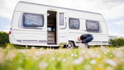 Archivbild: Rolf Vennenbernd/dpa
In Bayern dürfen ab 30. Mai Touristen wieder auf Campingplätze. Dabei gibt es einiges zu beachten. Was gilt, erklären wir in Teil 48 der Corona-Leserfragen.