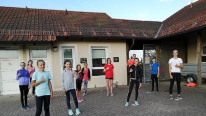Bild: jma
Das Training geht bisher nur in kleinen Gruppen mit insgesamt drei Betreuern vonstatten.