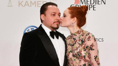Bild: Jens Kalaene/dpa
Model Barbara Meier und Ehemann Klemens Hallmann.