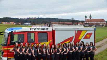 Bild: do
Die Festdamen der Freiwilligen Feuerwehr Speinshart freuen sich auch auf den Ersatztermin des 125-jährigen Vereinsjubiläums. Statt "Voll Mai Ding 2020" heißt es dann vom 22. bis 25. Juli 2021 "Speinsharter Sommermärchen 2021". Unser Bild entstand schon zu Vor-Corona-Zeiten