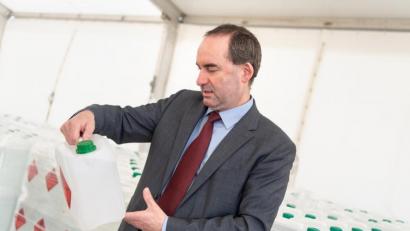 Bild: Matthias Balk
Als Wirtschaftsminister hat Hubert Aiwanger, (Freien Wähler) die Produktion von Desinfektionsmitteln angeleiert.