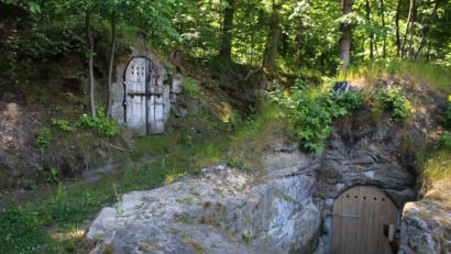 Bild: sne
Die SPD-Fraktion des Grafenwöhrer Stadtrats will die historischen Felsenkeller auf dem Annaberg erhalten.