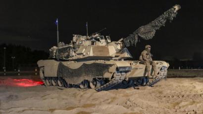 Bild: Staff Sgt. Brian Ragin
Ein US-Kampfpanzer vom Typ "Abrams" auf der Schießbahn des polnischen Truppenübungsplatzes Drawsko-Pomorskie.