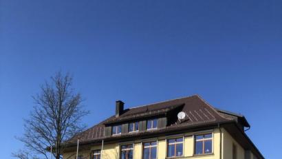 Bild: obe
Das Rathaus, Sitz der Verwaltungsgemeinschaft Neusorg, wurde aufgrund eines bestätigten Coronafalls geschlossen.