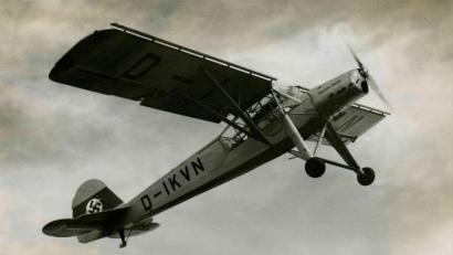 Bild: Archiv der Gerhard-Fieseler-Stiftung
So sieht ein Fieseler Storch aus: Dieses Flugzeug mit dem Kennzeichen D-IKVN war die Vorführmaschine des Unternehmens. Entwickelt und gebaut bei dem Fieseler Flugzeugbau Kassel.