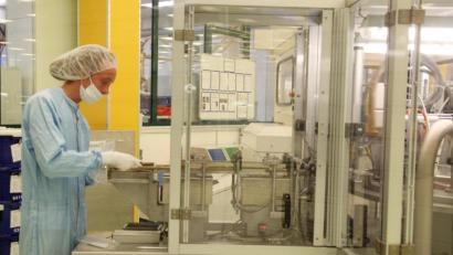 Symbolbild: Gerhard Götz
Ein Praktikum kann häufig ein Türöffner für die Berufskarriere sein. Unser Bild entstand beim Unternehmen Gerresheimer in Pfreimd.