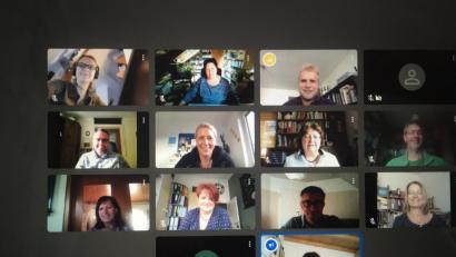 Bild: Katja Meidenbauer
Der Bayerische Lehrer- und Lehrerinnen-Verband in der Oberpfalz bespricht die geplante Notbetreuung von Schulkindern während der Ferien in einer Videokonferenz.