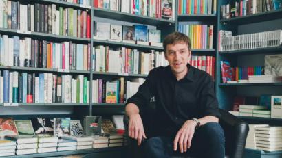 Bild: Michelle Olaya
Ralf Volkert in seiner Buchhandlung in Sulzbach-Rosenberg.