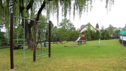 Bild: soj
Der Spielplatz erhält demnächst eine Nestschaukel, ein Bodentrampolin und einen Drehkranz.