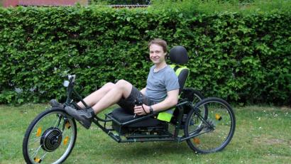 Bild: prh
Ein Fahrrad-Trike mit Elektroantrieb hat der Neustädter Student Philipp Dobmeier konstruiert und gebaut. Seit seiner Grundschulzeit ist das technische Tüfteln die große Leidenschaft des 20-Jährigen.