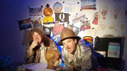 Bild: Patrick Seibicke
Florian Wein (rechts) als Professor Dr. Giselherr von Sturmhagel und Michael Zanner als Olaf Busenmann in der Videosatire „Der Schwurbel-Kanal“, die auf Youtube zu sehen ist.