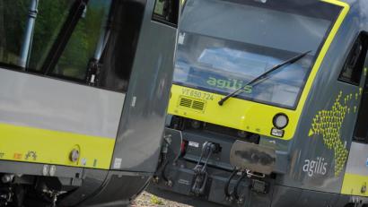 Symbolbild: David Ebener/dpa
In den Zügen von Agilis und Länderbahn gilt künftig kein Servus-Ticket mehr. Es wird abgeschafft.