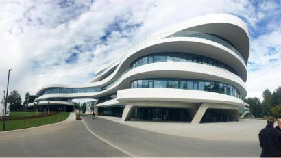 Bild: Gabi schönberger
Das Firmengebäude der BHS in Weiherhammer steht im dynamischen Landkreis Neustadt/WN.