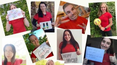 Bildmontage: Claudia Mai/exb
„Kopf hoch“ und „Stay positiv“. So ermuntern die ehrenamtlichen Helfer, die heuer gerne wieder mit dem Spielebus herumgefahren wären, die Kinder. Jetzt spielen sie bei anderen Aktionen mit.