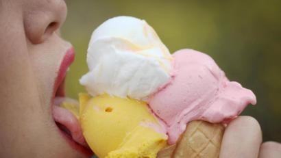 Bild: Fredrik von Erichsen/dpa
Nach dem schweren Saisonstart durch die Corona-Pandemie hoffen die Eisverkäufer nun auf einen besseren Sommer.