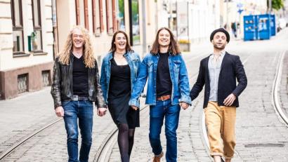 Bild: exb/Susi &amp; die Spießer
Die Corona bedingte Kulturdiät hat ein Ende: "Susi und die Spießer" treten am 10. Juli auf der Naturbühne Schönberg in Grafenwöhr auf.