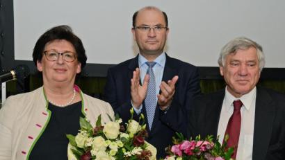 Archivbild: Petra Hartl
Bei der Bundeswahlkreiskonferenz 2016 forderte Barbara Lanzinger den Mandatsinhaber Alois Karl (rechts) heraus.