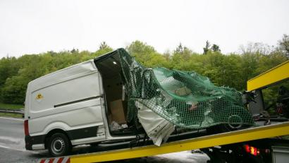 Bild: jma
Im Mai 2019 ereignete sich auf der A3 ein Unfall mit einem Transporter, der radioaktive Ladung an Bord hatte. Hier war der Gefahrguttrupp aus Amberg im Einsatz.