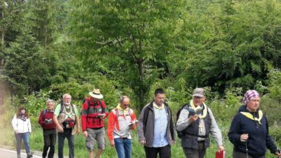 Bild: soj
In einer kleinen Gruppe läuft es sich besser - Richard Becher auf dem Weg nach Altötting.