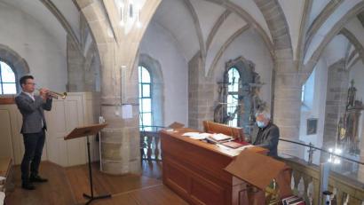 Bild: jzk
Josef Zaglmann begleitete Andreas Sächerl auf der Orgel.