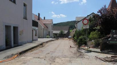 Bild: ral
Der Gemeinderat befasst sich mit dem Straßenbau in Rottendorf. Unser Bild zeigt die Maßnahme in der Hohersdorfer Straße.