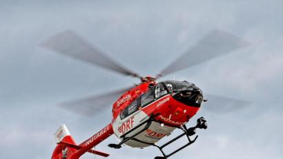 Symbolbild: DRF Luftrettung
Mit dem Rettungshubschrauber wurde die schwer verletzte Frau in eine Spezialklinik gebracht.