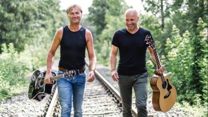 Bild: exb/Thomas Obermeier
Sie nennen sich "Zwoa Achterl - bitte!" Das Duo gibt am 20. Juni ein Konzert im Mulzer Hof.