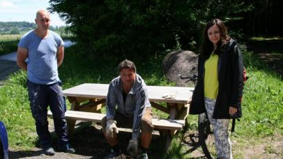 Bild: fpoz
Bauhofleiter Markus Kremser, Umweltreferent Stefan Müller und Bürgermeisterin Margit Bayer (von links) beim Ortstermin oberhalb vom Rosenhammer.
