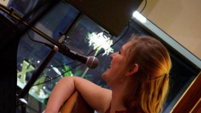 Bild: Dominik Schelter/exb
Leonie Weis wird am Freitag, 19. Juni, die "Live im Friedrich"-Reihe fortsetzen.