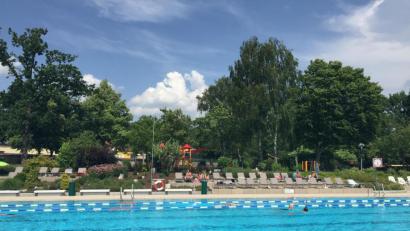 Bild: Stadt Schwandorf/exb
Freibadbesucher müssen sich heuer auf den Schwimmbetrieb beschränken.