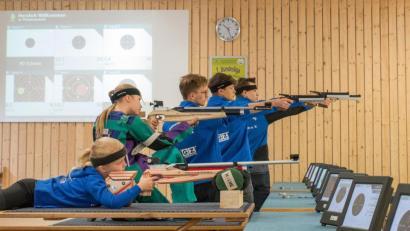 Bild: nza
Die Jungschützen beim Training. Das Foto wurde bereits vor der Corona-Pandemie aufgenommen.