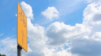 Bild: stg
Entlang dieses Weges - bis zur Bebauung auf der linken Seite - werden von der Gemeinde Kastl zwei Straßenlampen aufgestellt.